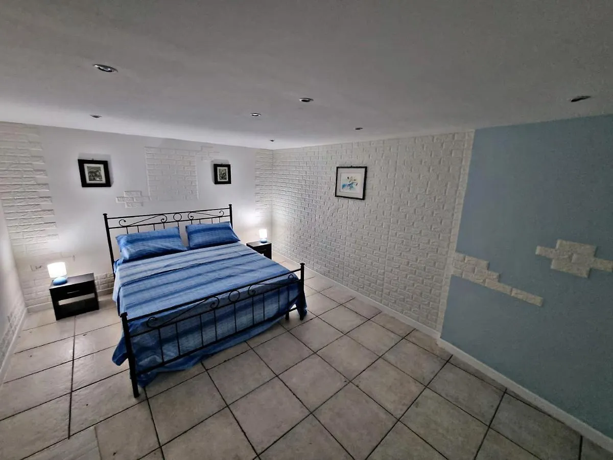 Manfredi Home Bari Italie