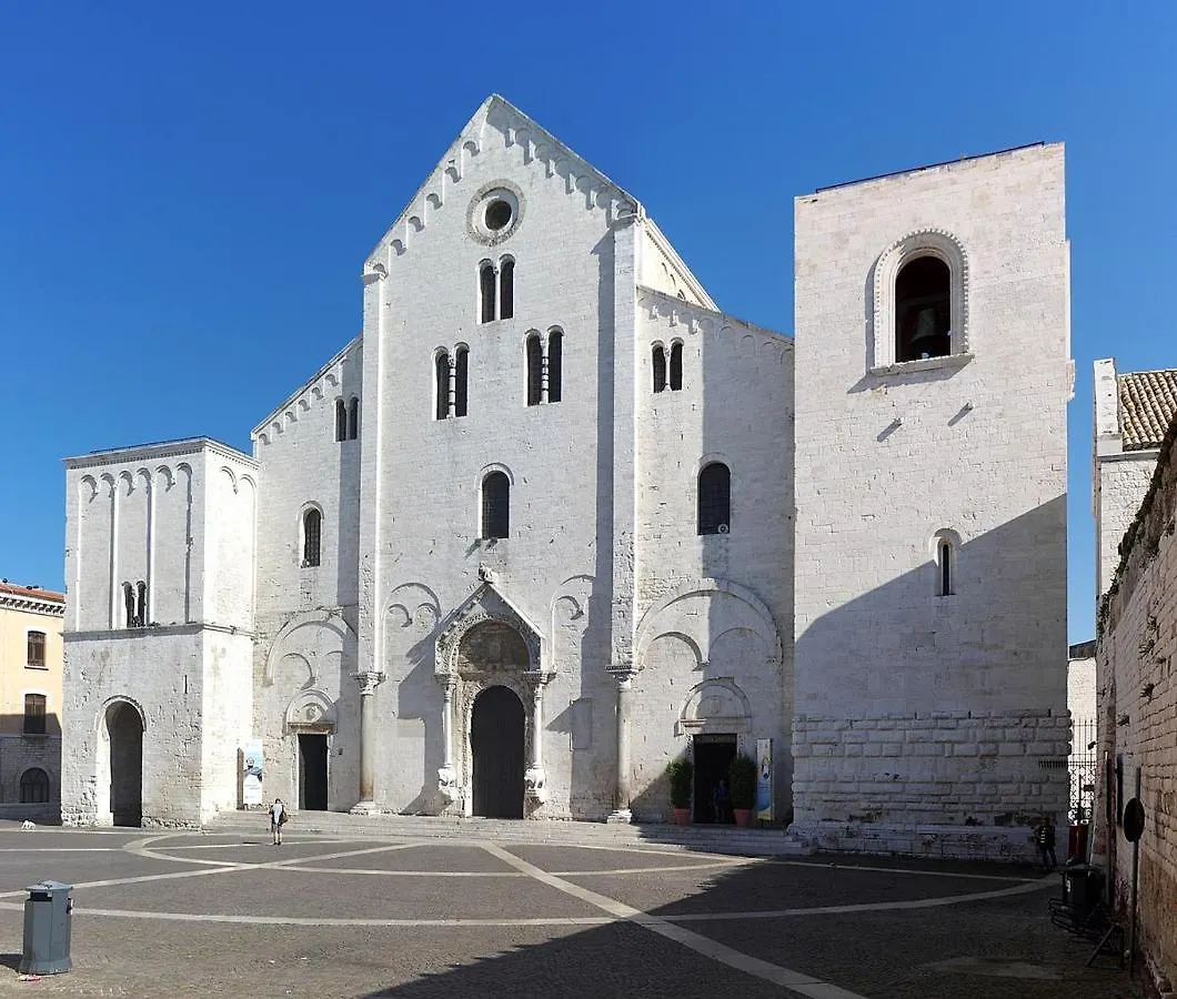 Manfredi Home Bari 0*,  Italie